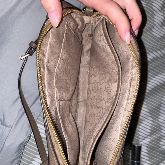 Michael Kors Jet Set Saffiano Leather Crossbody - Picture 2 of 6